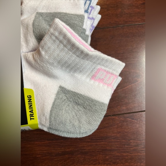 6-Pack Puma Quarter Crew Cushion Socks Womens Shoe Size 5-9.5 White Gray New - Picture 9 of 13